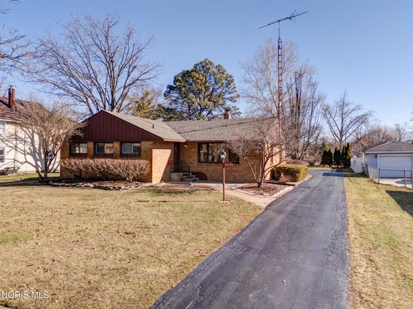 955 Louisiana Avenue, Perrysburg, OH 43551