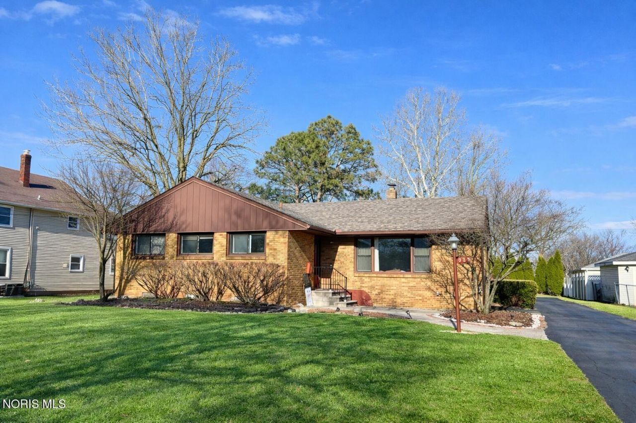 955 Louisiana Avenue , Perrysburg, OH 43551 Main Photo