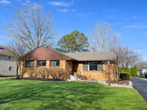 955 Louisiana Avenue , Perrysburg, OH 43551