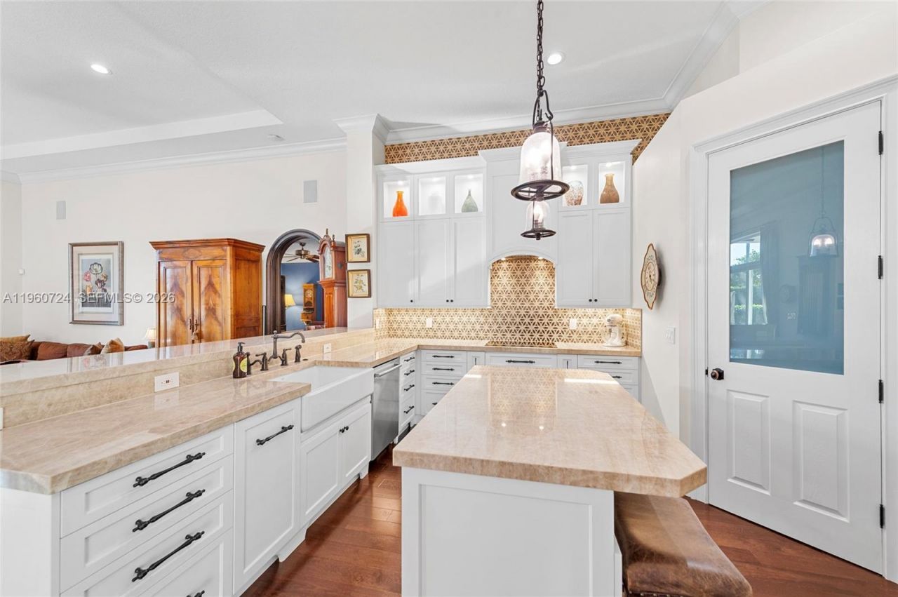 2567 Montclaire Cir, Weston, FL 33327 Photo