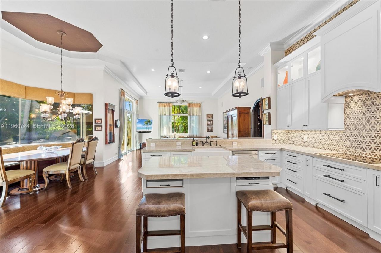 2567 Montclaire Cir, Weston, FL 33327 Photo