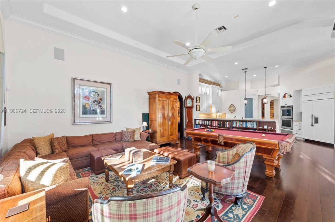 2567 Montclaire Cir, Weston, FL 33327 Photo