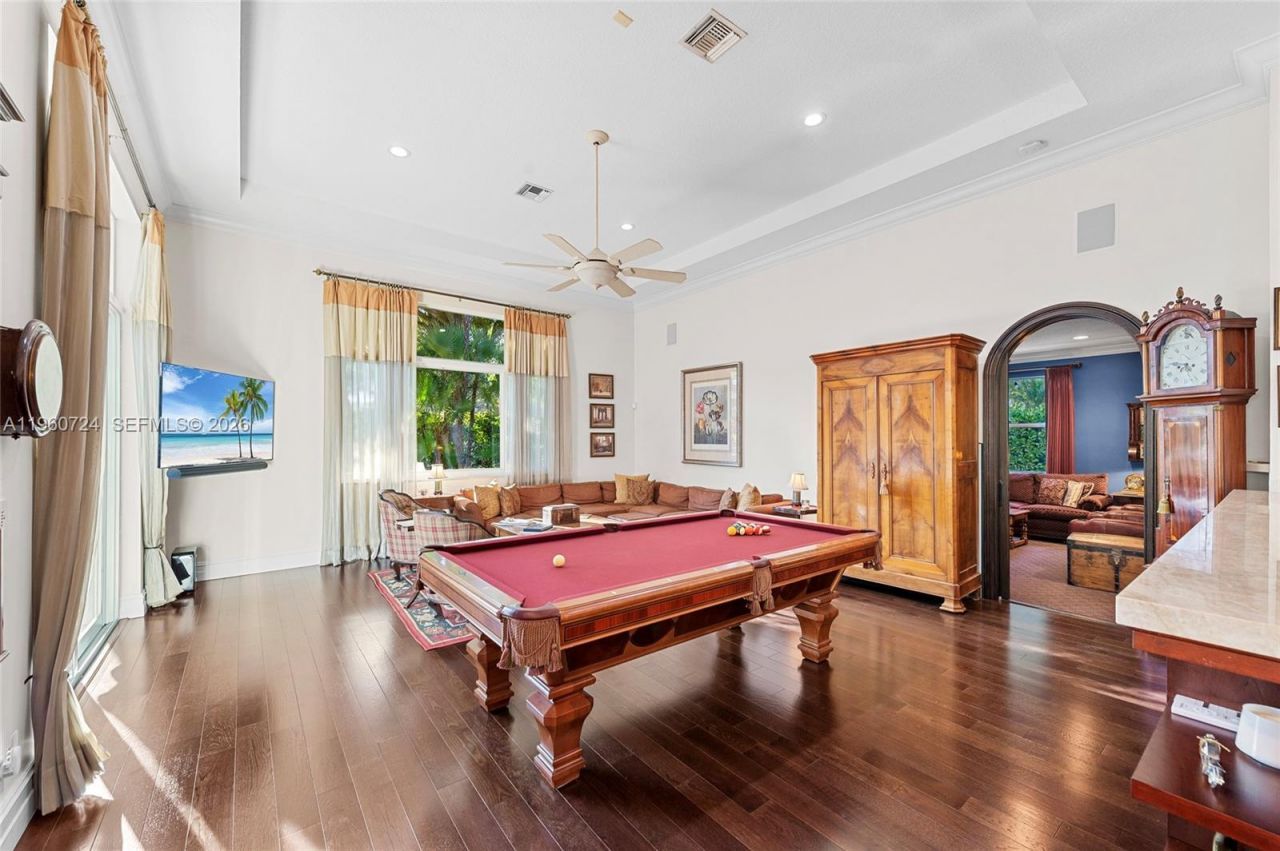 2567 Montclaire Cir, Weston, FL 33327 Photo