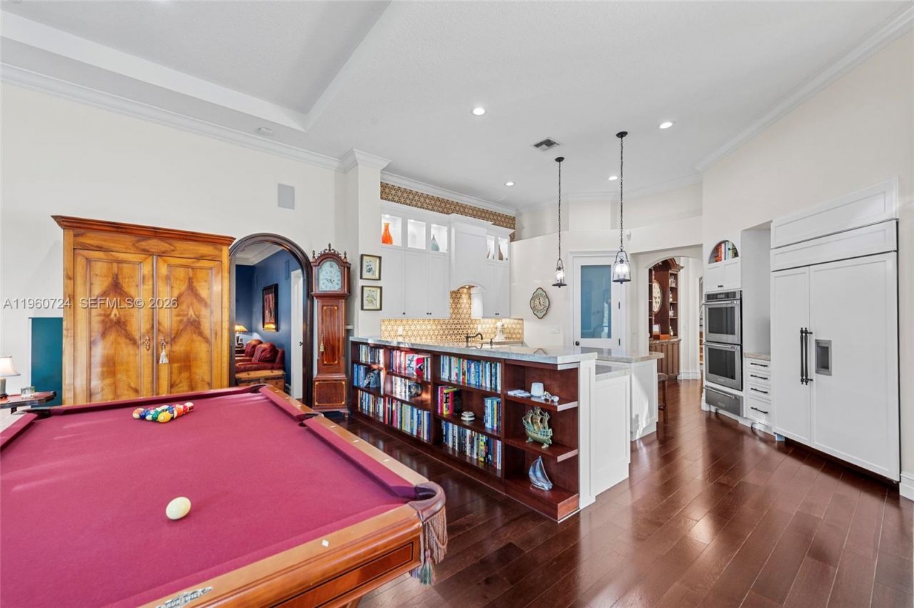 2567 Montclaire Cir, Weston, FL 33327 Photo