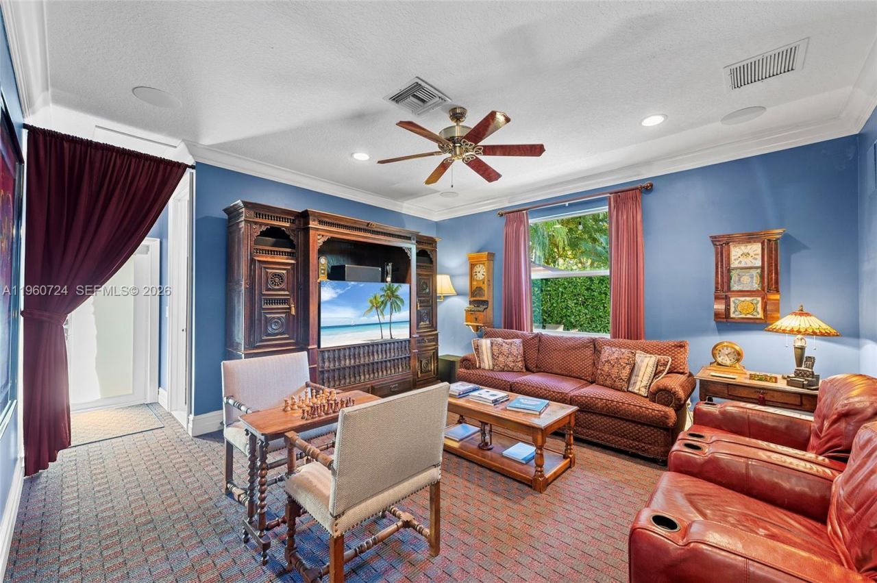 2567 Montclaire Cir, Weston, FL 33327 Photo