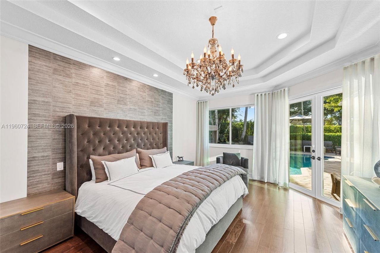 2567 Montclaire Cir, Weston, FL 33327 Photo