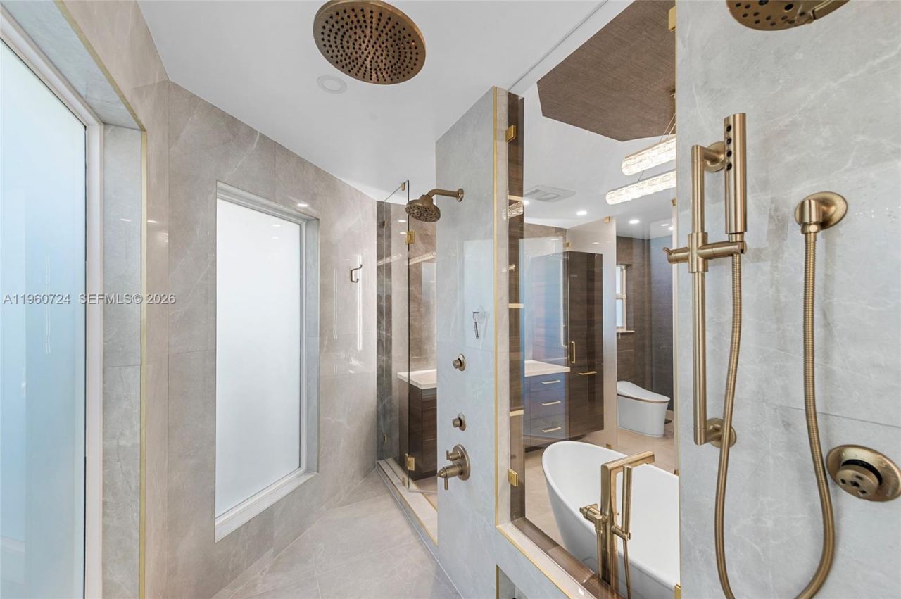 2567 Montclaire Cir, Weston, FL 33327 Photo