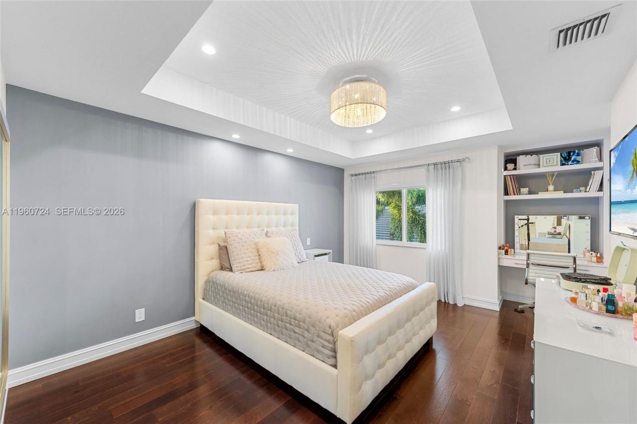 2567 Montclaire Cir, Weston, FL 33327 Photo