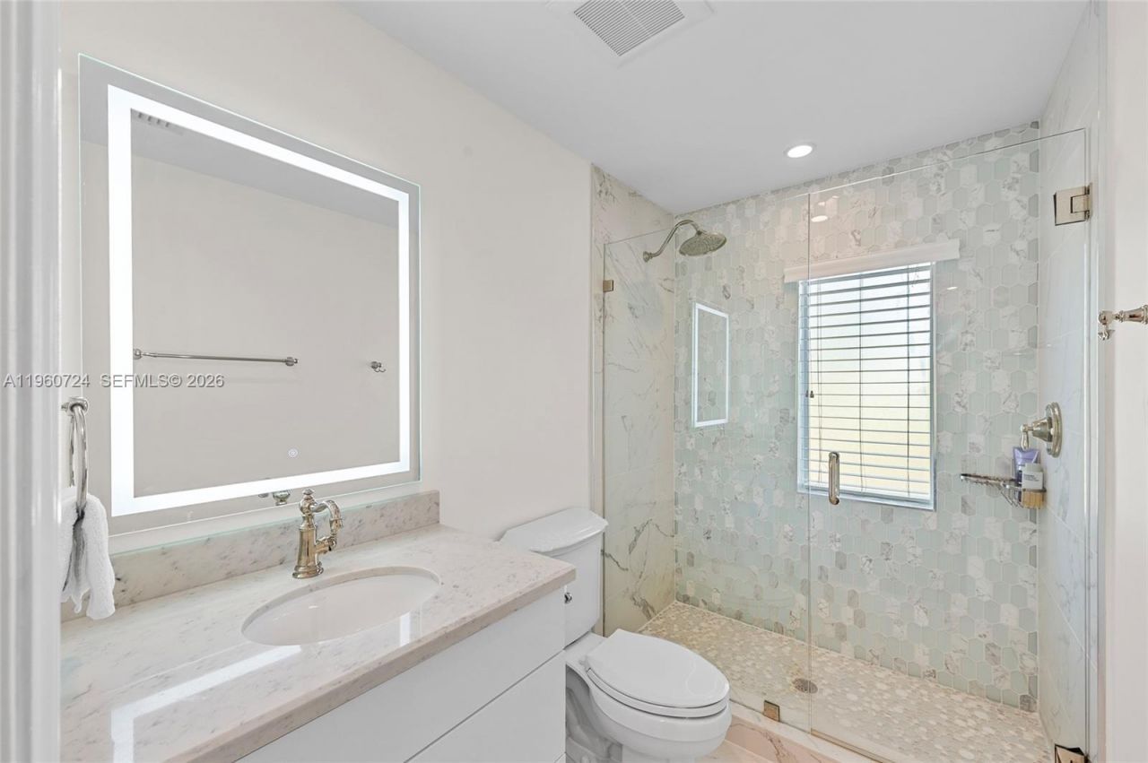 2567 Montclaire Cir, Weston, FL 33327 Photo