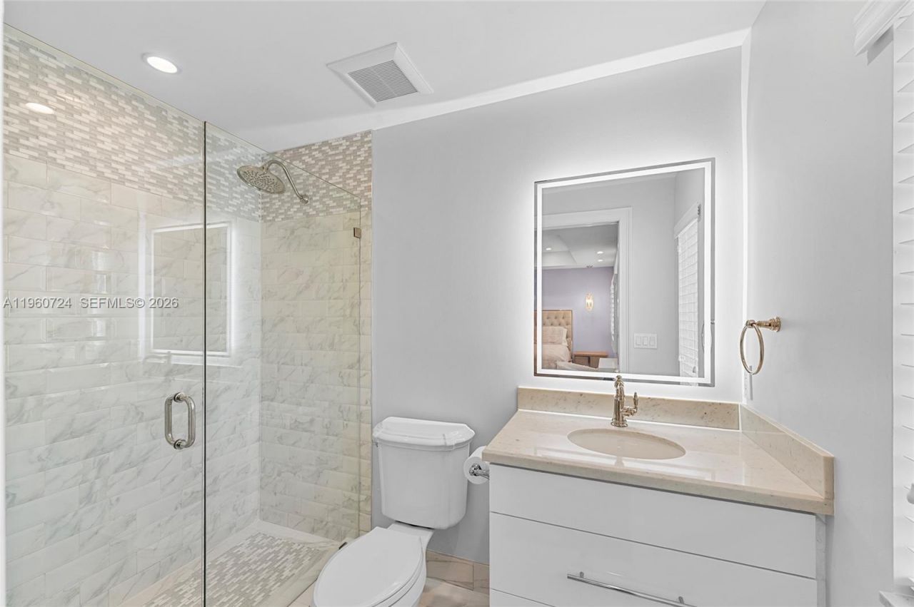 2567 Montclaire Cir, Weston, FL 33327 Photo