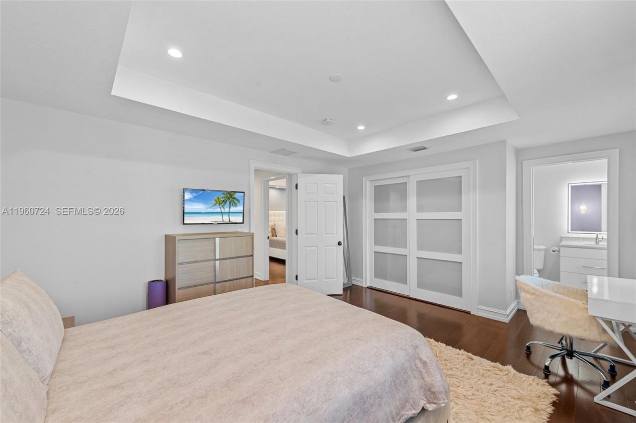 2567 Montclaire Cir, Weston, FL 33327 Photo