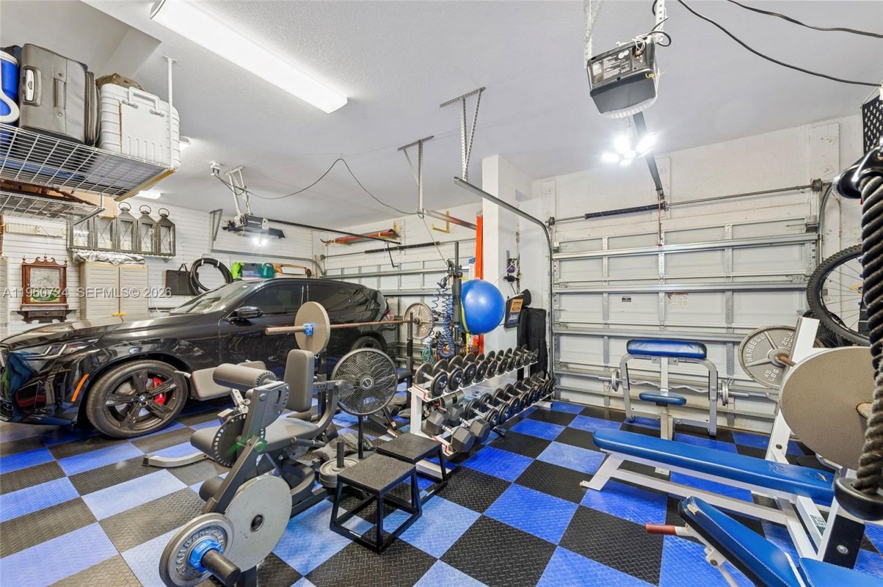 2567 Montclaire Cir, Weston, FL 33327 Photo