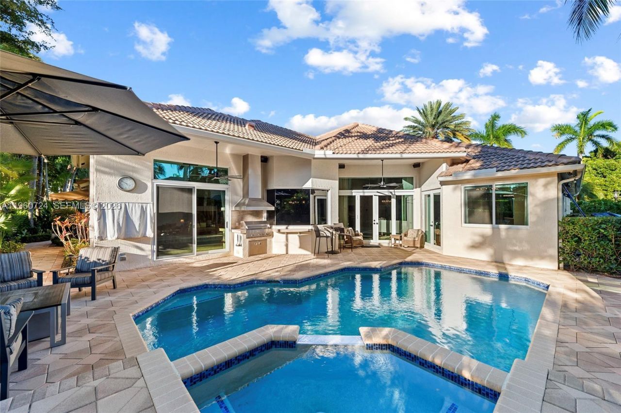 2567 Montclaire Cir, Weston, FL 33327 Photo