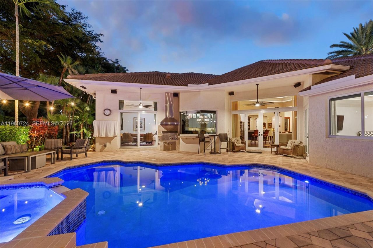 2567 Montclaire Cir, Weston, FL 33327 Photo