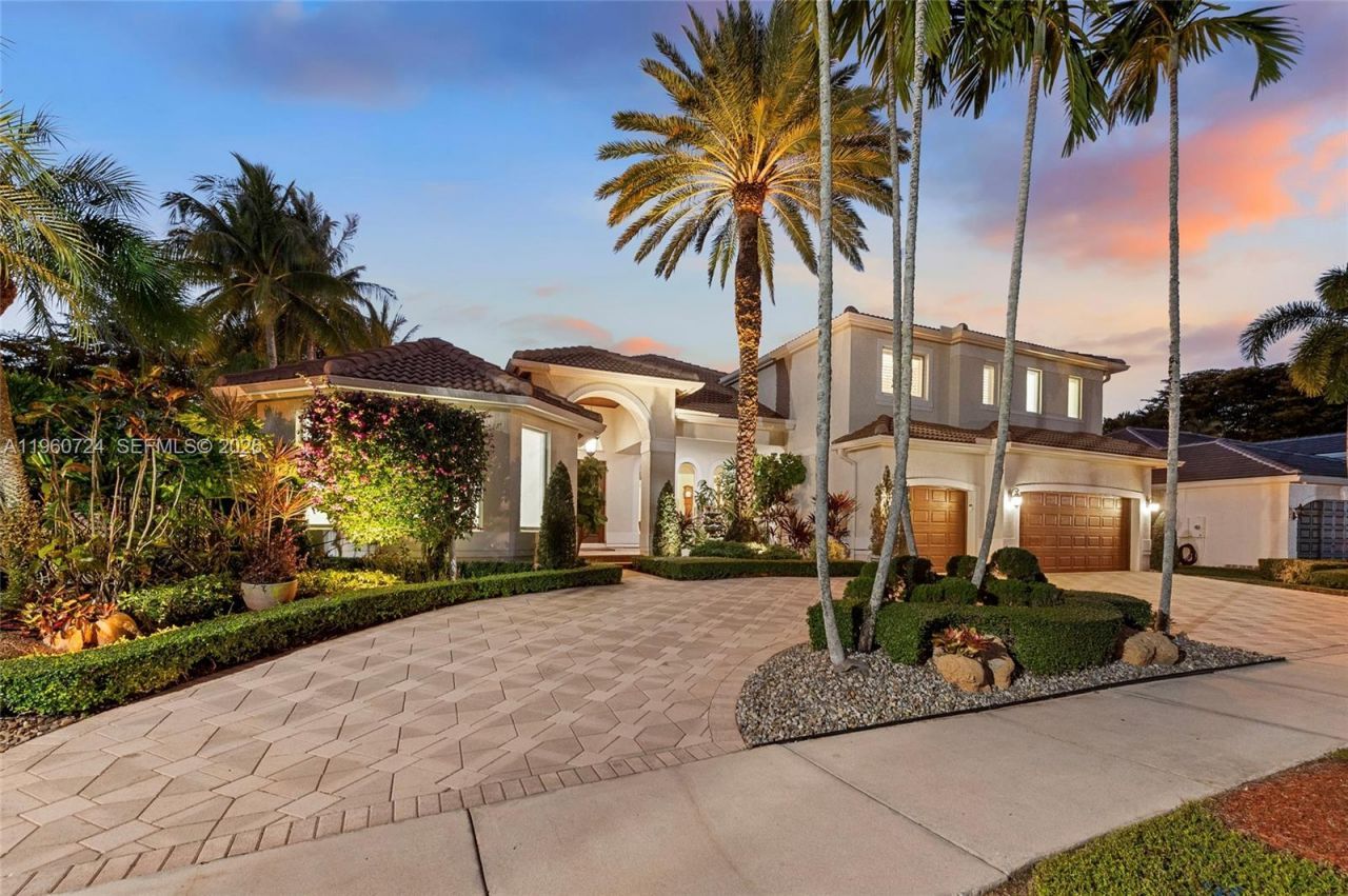 2567 Montclaire Cir, Weston, FL 33327 Photo