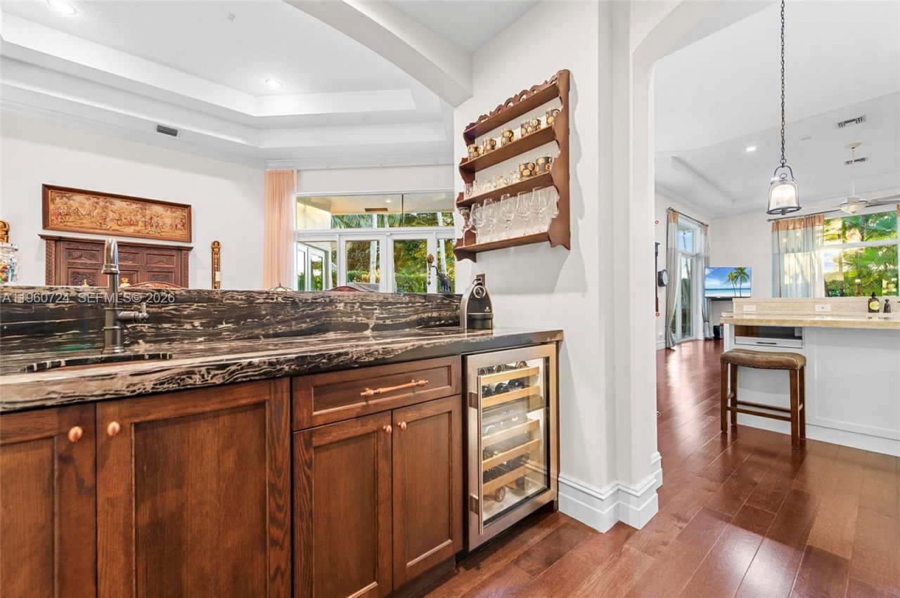 2567 Montclaire Cir, Weston, FL 33327 Photo