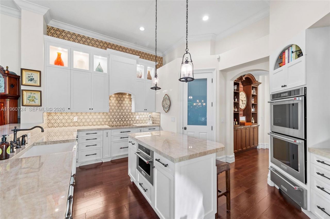 2567 Montclaire Cir, Weston, FL 33327 Photo