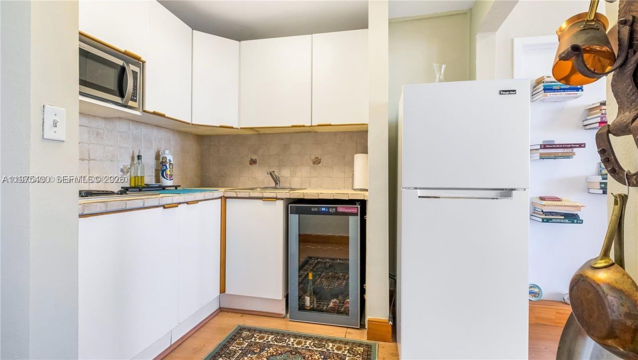 700 Biltmore Way, Unit 1008, Coral Gables, FL 33134 Photo