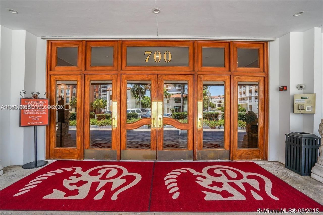 700 Biltmore Way, Unit 1008, Coral Gables, FL 33134 Photo