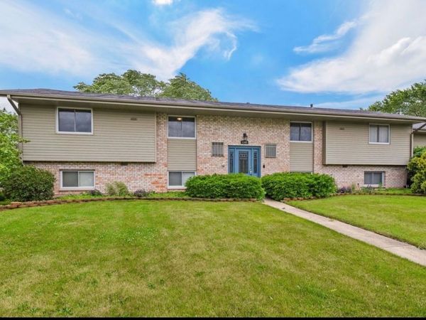1342 S 14th Street , Unit A2, St. Charles, IL 60174