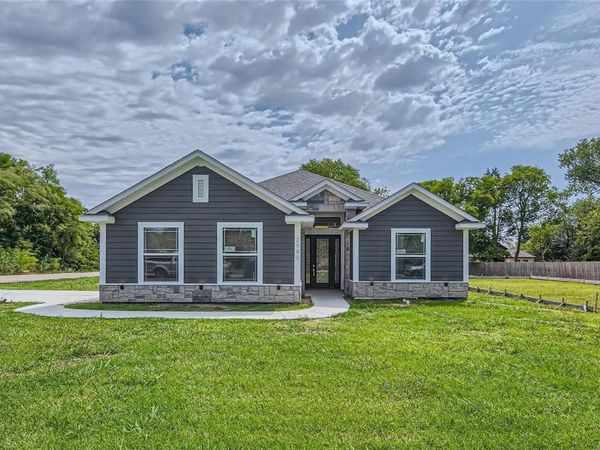 2940 Henry Road, Lancaster, TX 75134