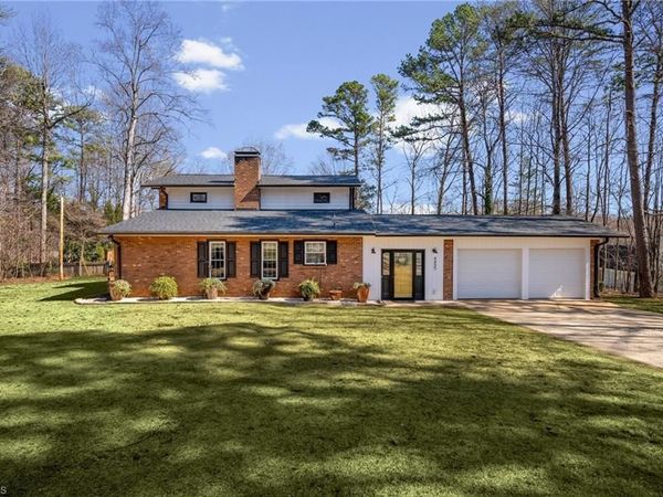 4455 Langhorne Drive, Winston-Salem, NC 27106