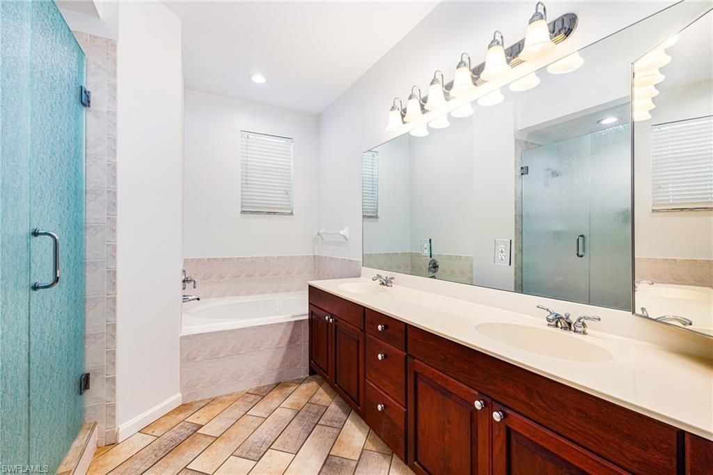 19091 Ridgepoint Dr , Unit 202, Estero, FL 33928 Photo