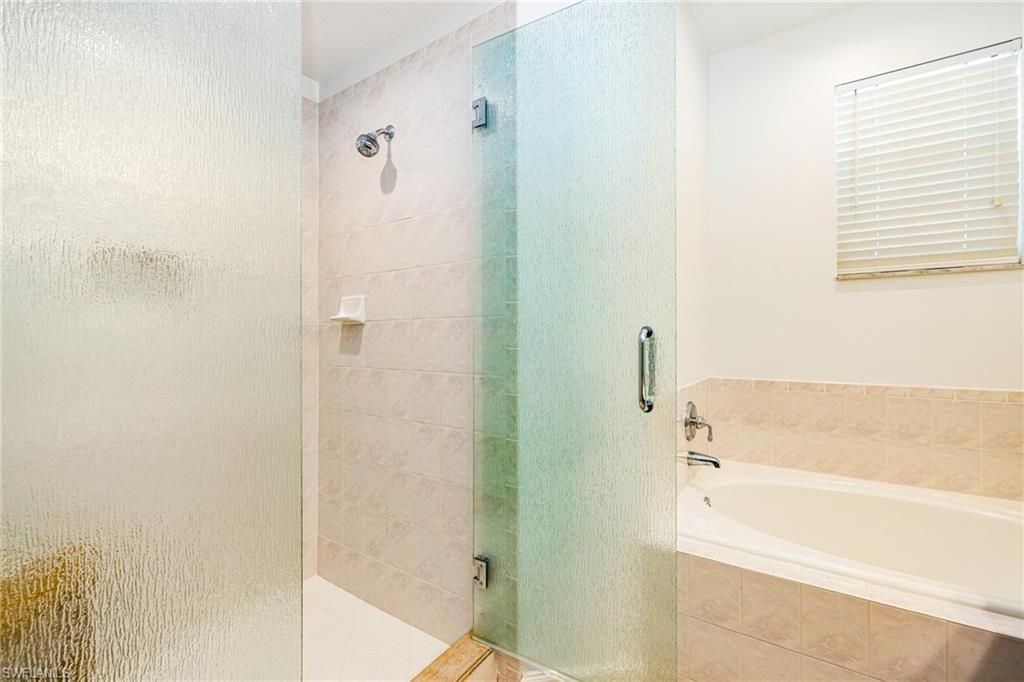 19091 Ridgepoint Dr , Unit 202, Estero, FL 33928 Photo