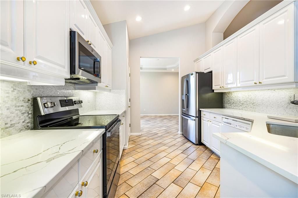 19091 Ridgepoint Dr , Unit 202, Estero, FL 33928 Photo