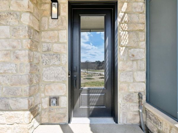 2252 Quarry Trails Drive, Columbus, OH 43228