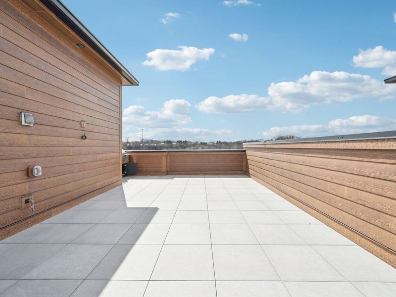 2252 Quarry Trails Drive , Columbus, OH 43228 Photo 2