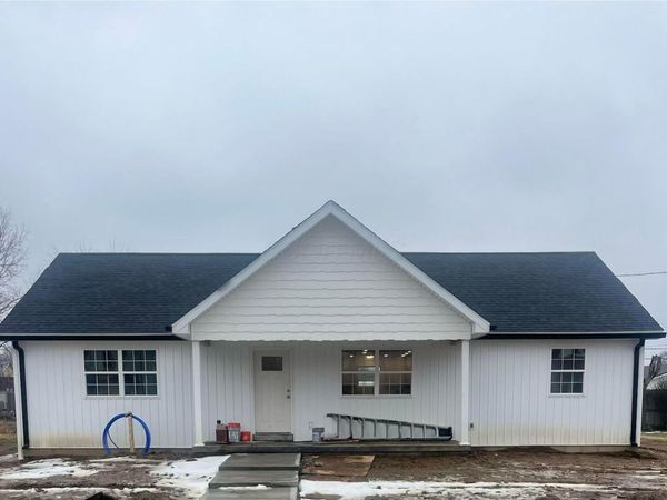 165 W 3rd Street, Frazeysburg, OH 43822