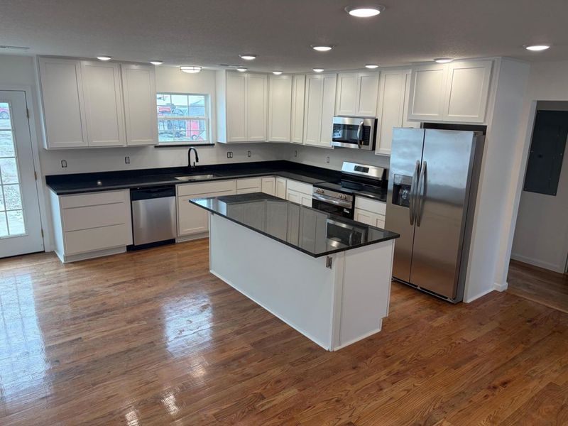 165 W 3rd Street, Frazeysburg, OH 43822 Photo 2