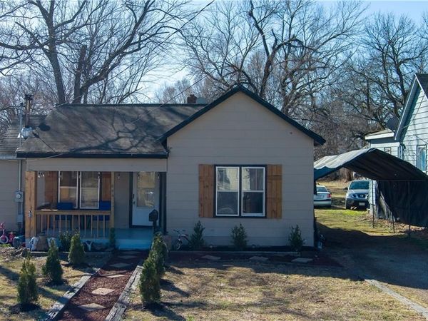 604 E Franklin Street, Clinton, MO 64735