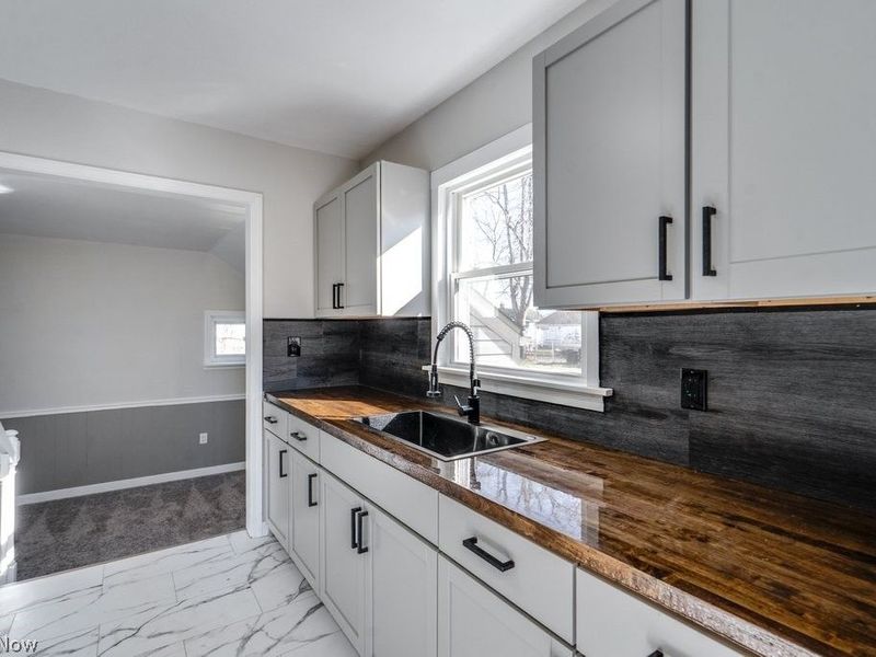 2808 Kirby Avenue NE, Canton, OH 44705 Photo 4