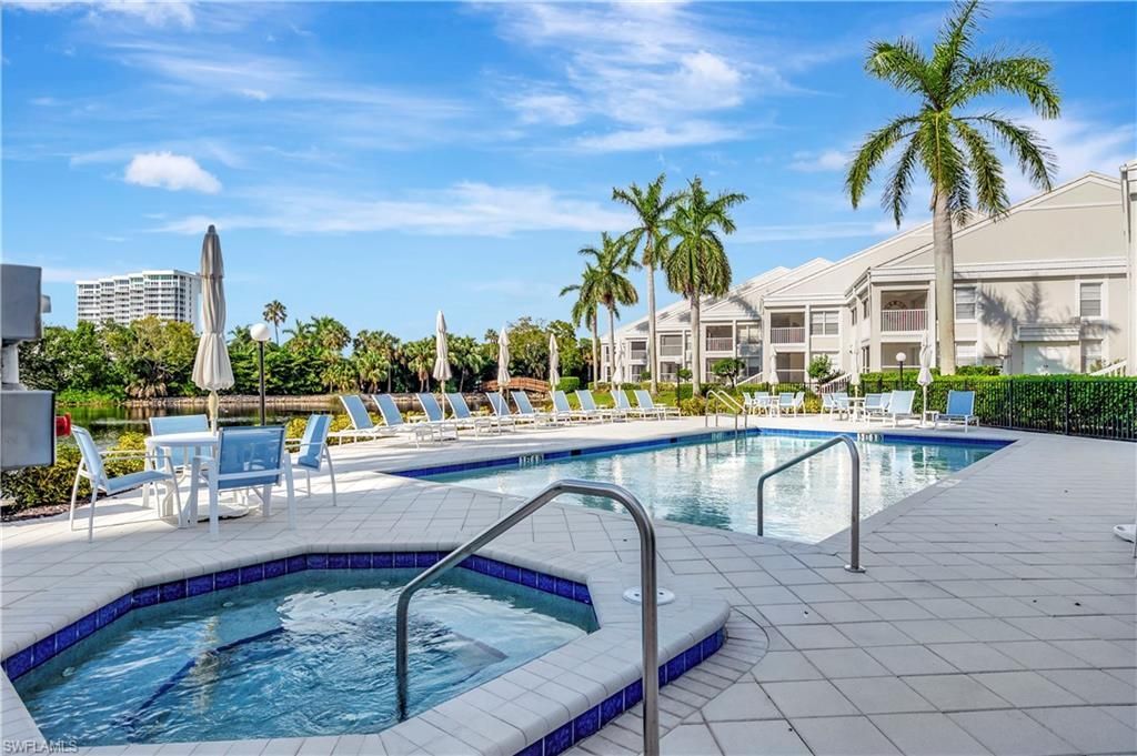 6131 Pelican Bay Blvd, Unit 7, Naples, FL 34108 Photo
