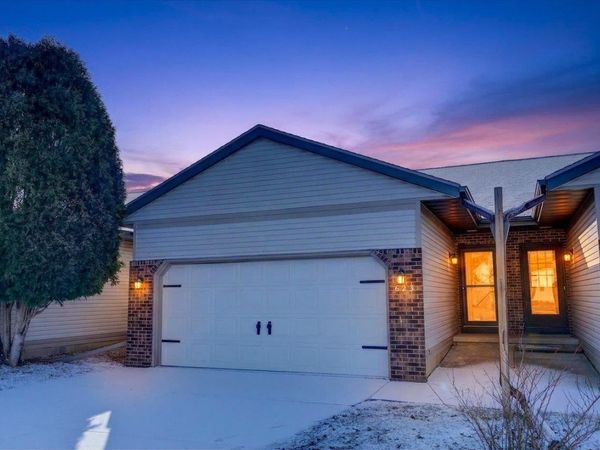 623 Wood Violet Lane, Unit 105, Sun Prairie, WI 53590