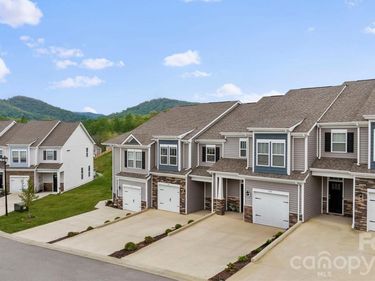 558 Big Sur Loop , Asheville, NC 28806