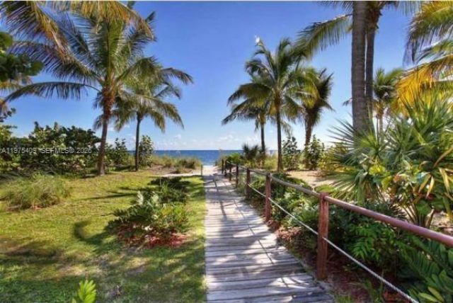 881 Ocean Dr, Unit TH7, Key Biscayne, FL 33149 Photo