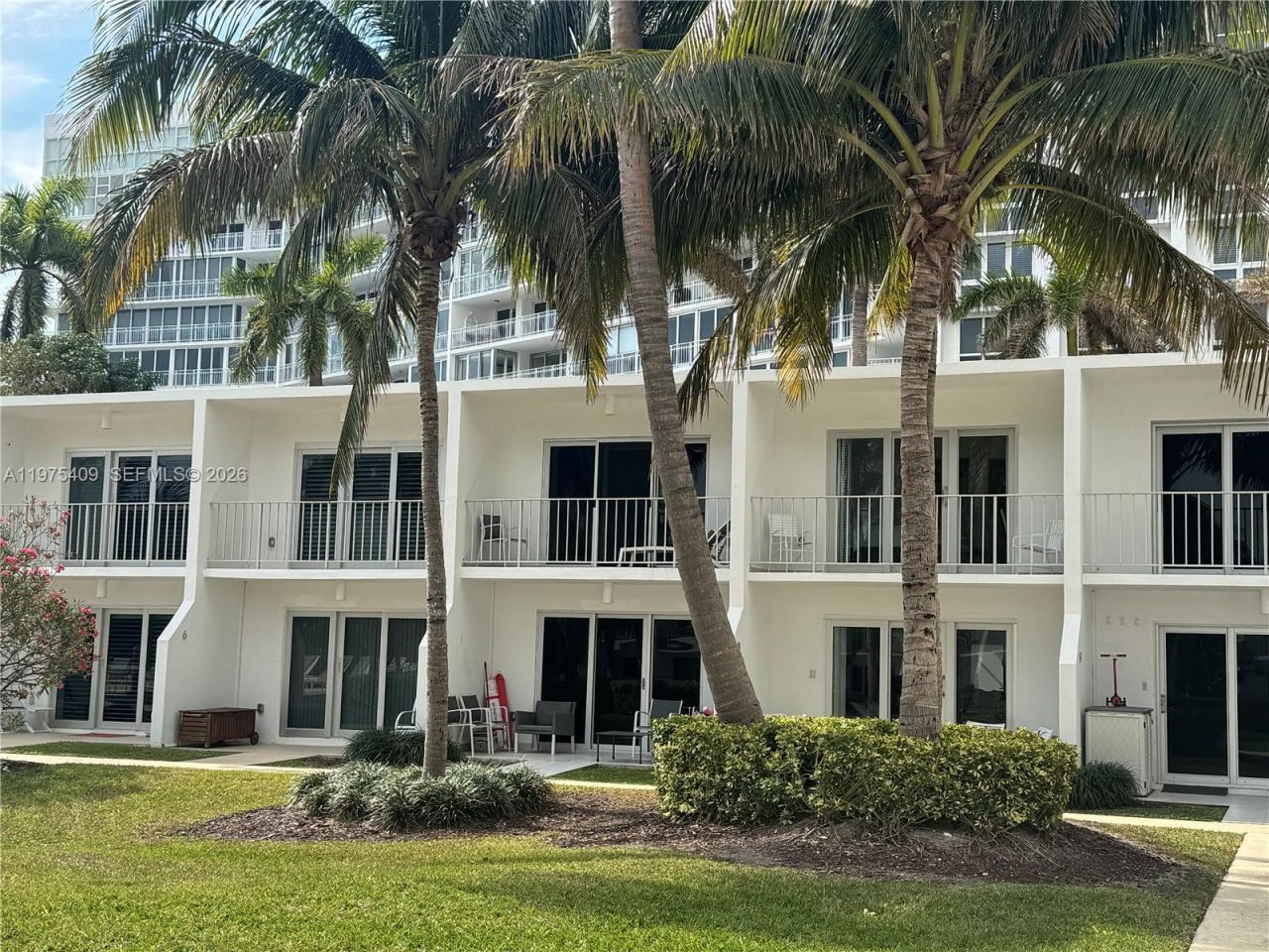 881 Ocean Dr, Unit TH7, Key Biscayne, FL 33149 Photo
