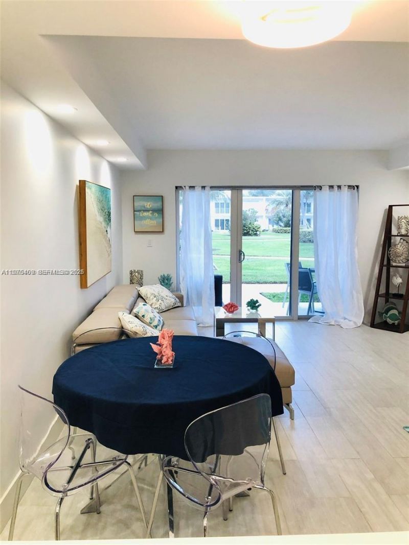 881 Ocean Dr, Unit TH7, Key Biscayne, FL 33149 Photo