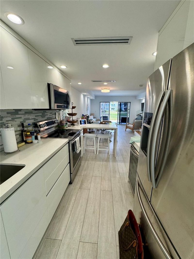 881 Ocean Dr, Unit TH7, Key Biscayne, FL 33149 Photo