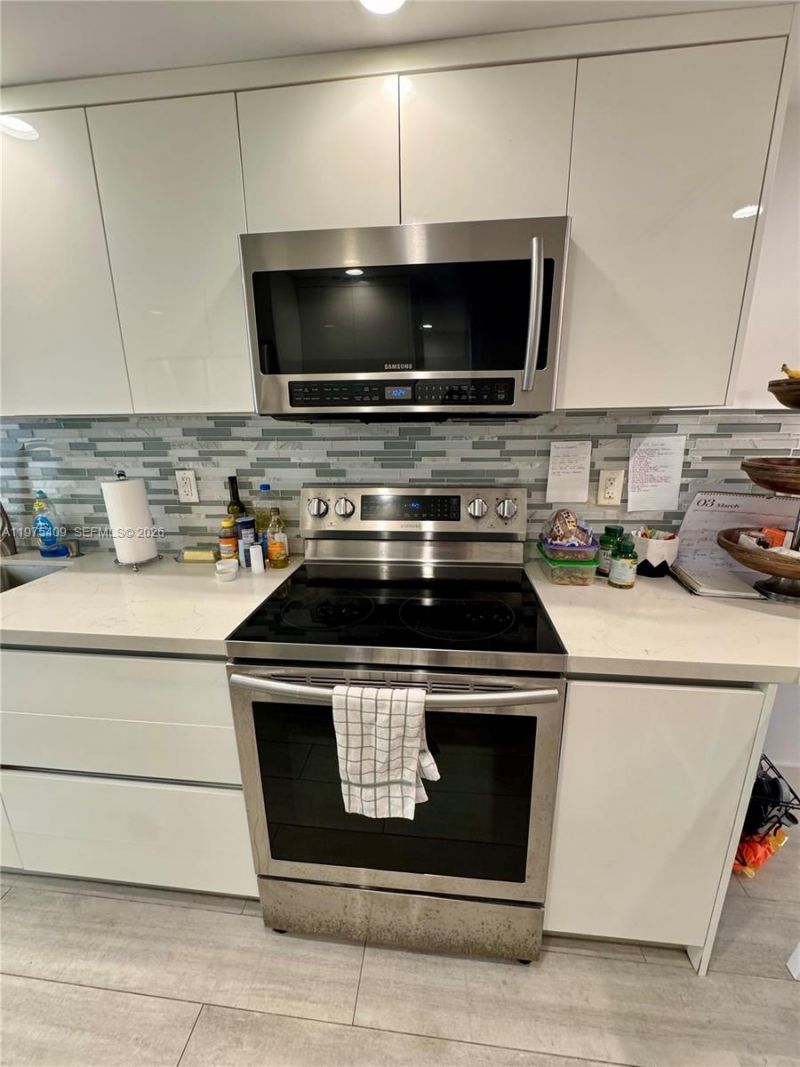 881 Ocean Dr, Unit TH7, Key Biscayne, FL 33149 Photo