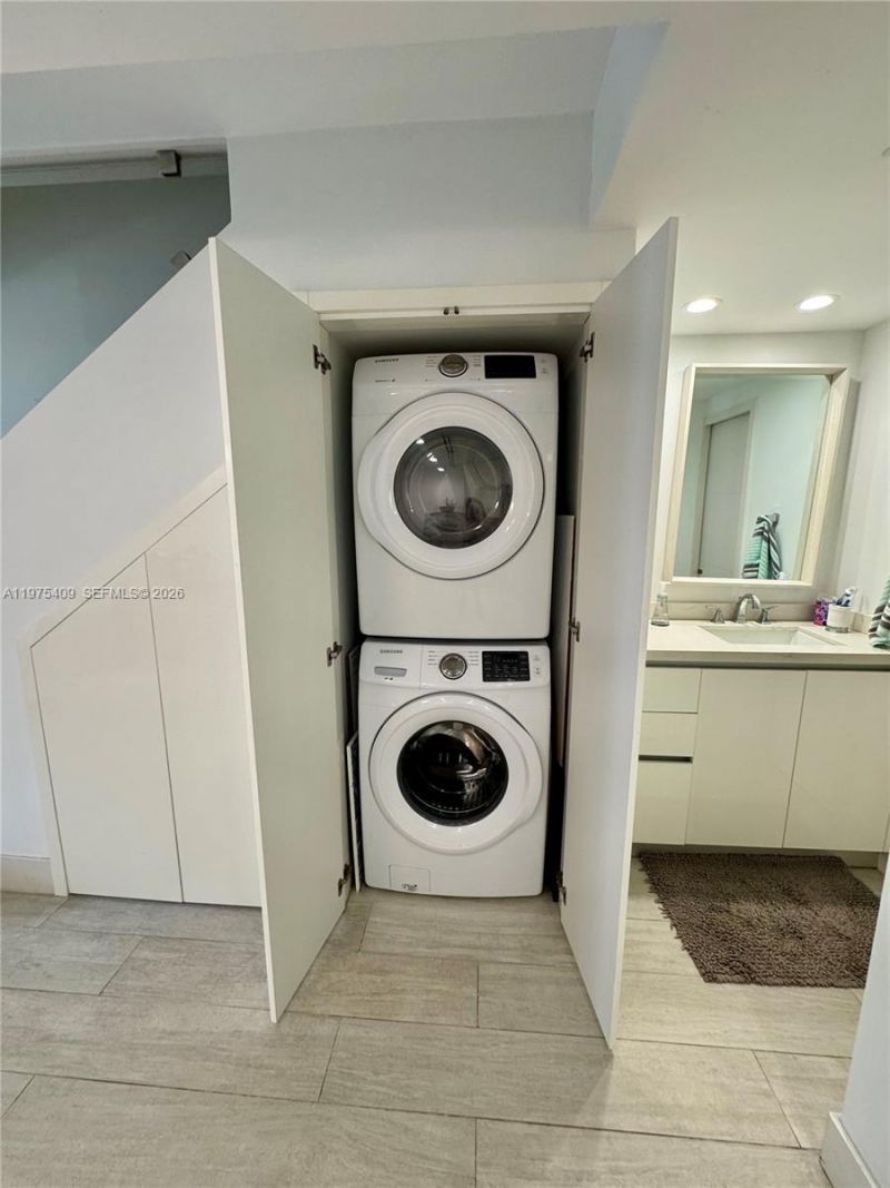 881 Ocean Dr, Unit TH7, Key Biscayne, FL 33149 Photo