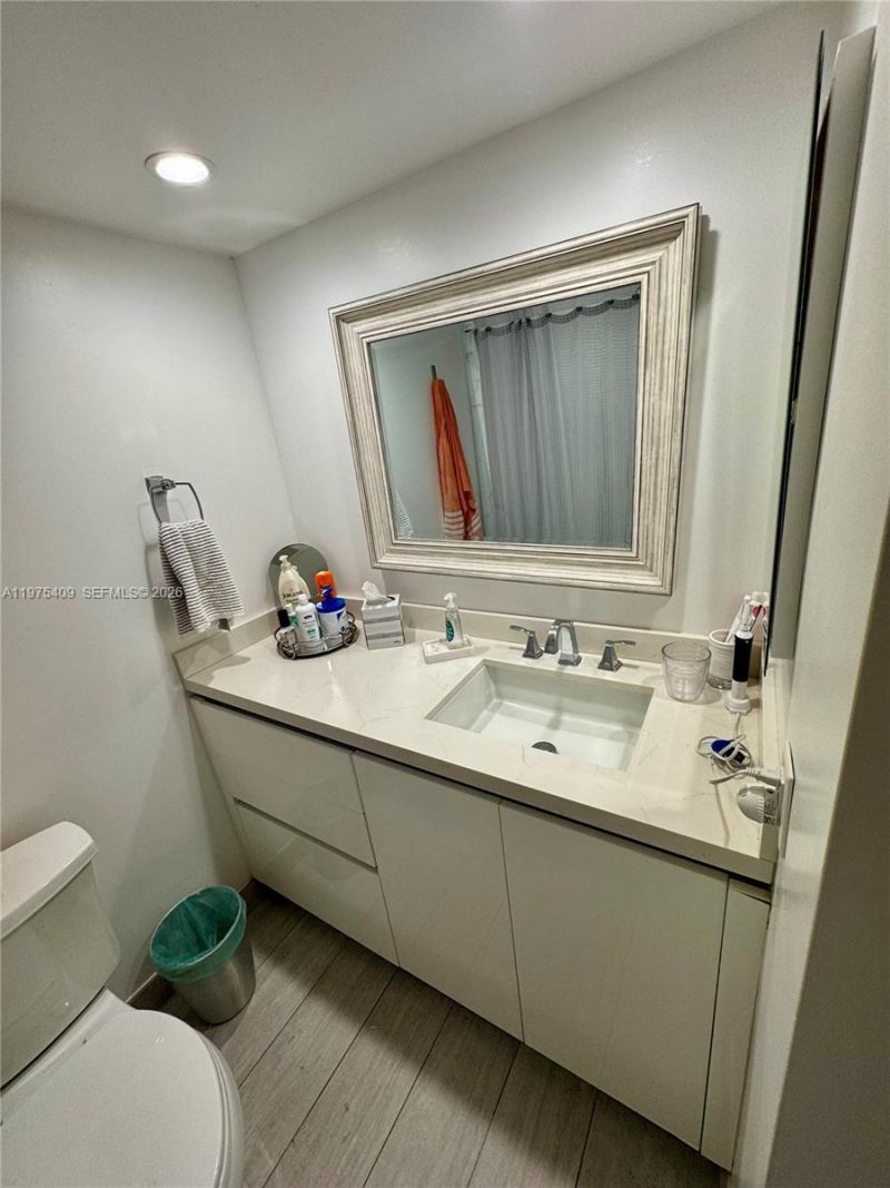 881 Ocean Dr, Unit TH7, Key Biscayne, FL 33149 Photo