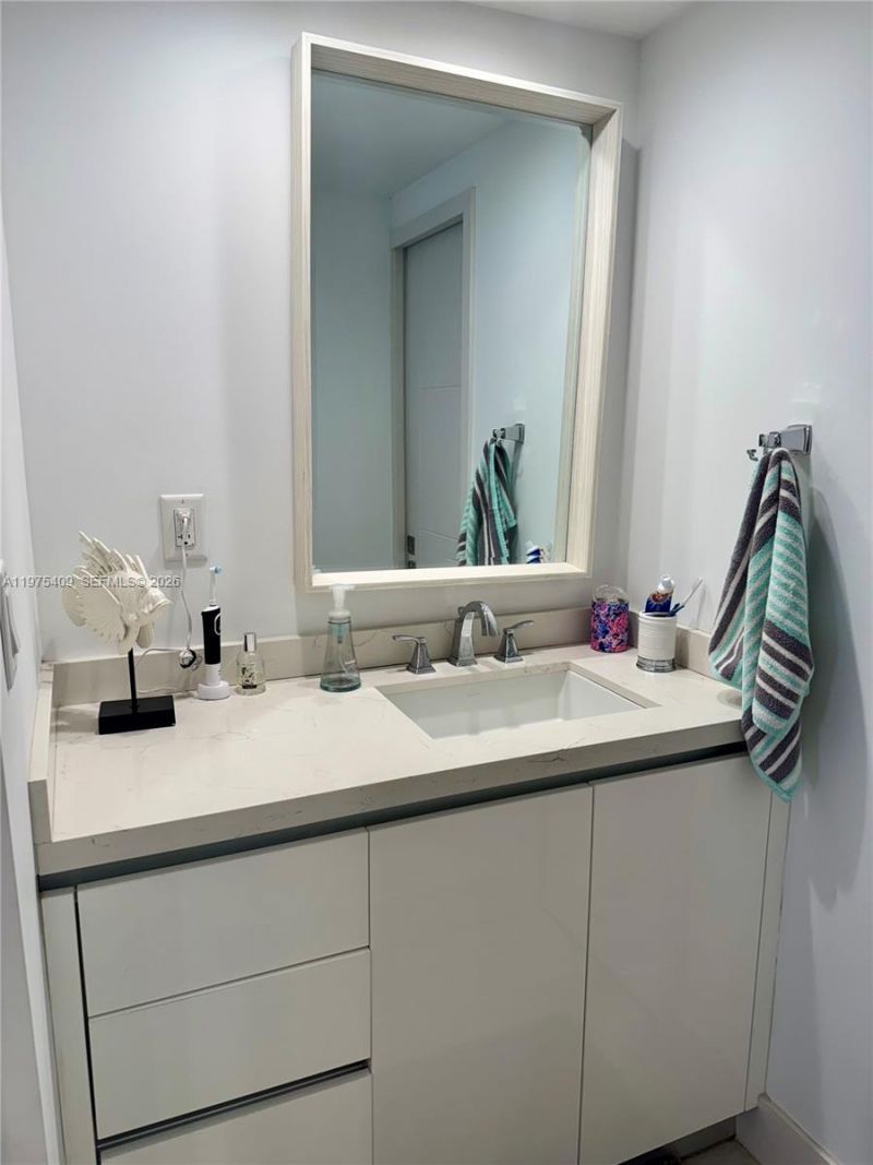 881 Ocean Dr, Unit TH7, Key Biscayne, FL 33149 Photo
