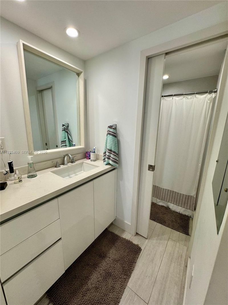 881 Ocean Dr, Unit TH7, Key Biscayne, FL 33149 Photo