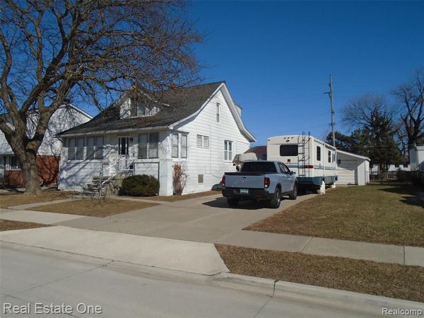 27736 Elmdale Street, St. Clair Shores, MI 48081