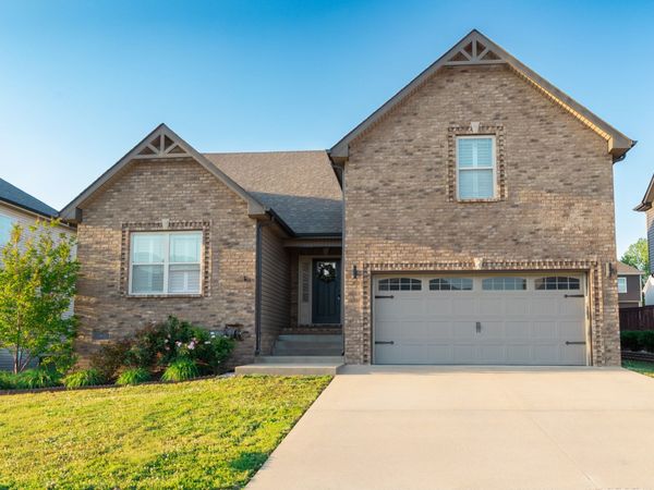 1047 Christian James Ct, Clarksville, TN 37043