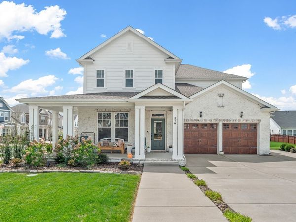 576 Nottingham Ave, Hendersonville, TN 37075